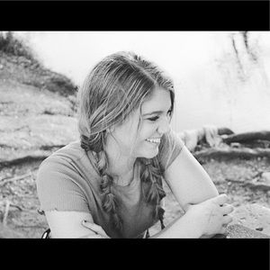 Meet your Posher, Abbi